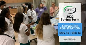 Advanced Registration for Spring ad with nursing class in lab